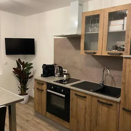 F2 50m2 Atypique En Souplex Vue Basilique 아파트 Saint-Nicolas-de-Port